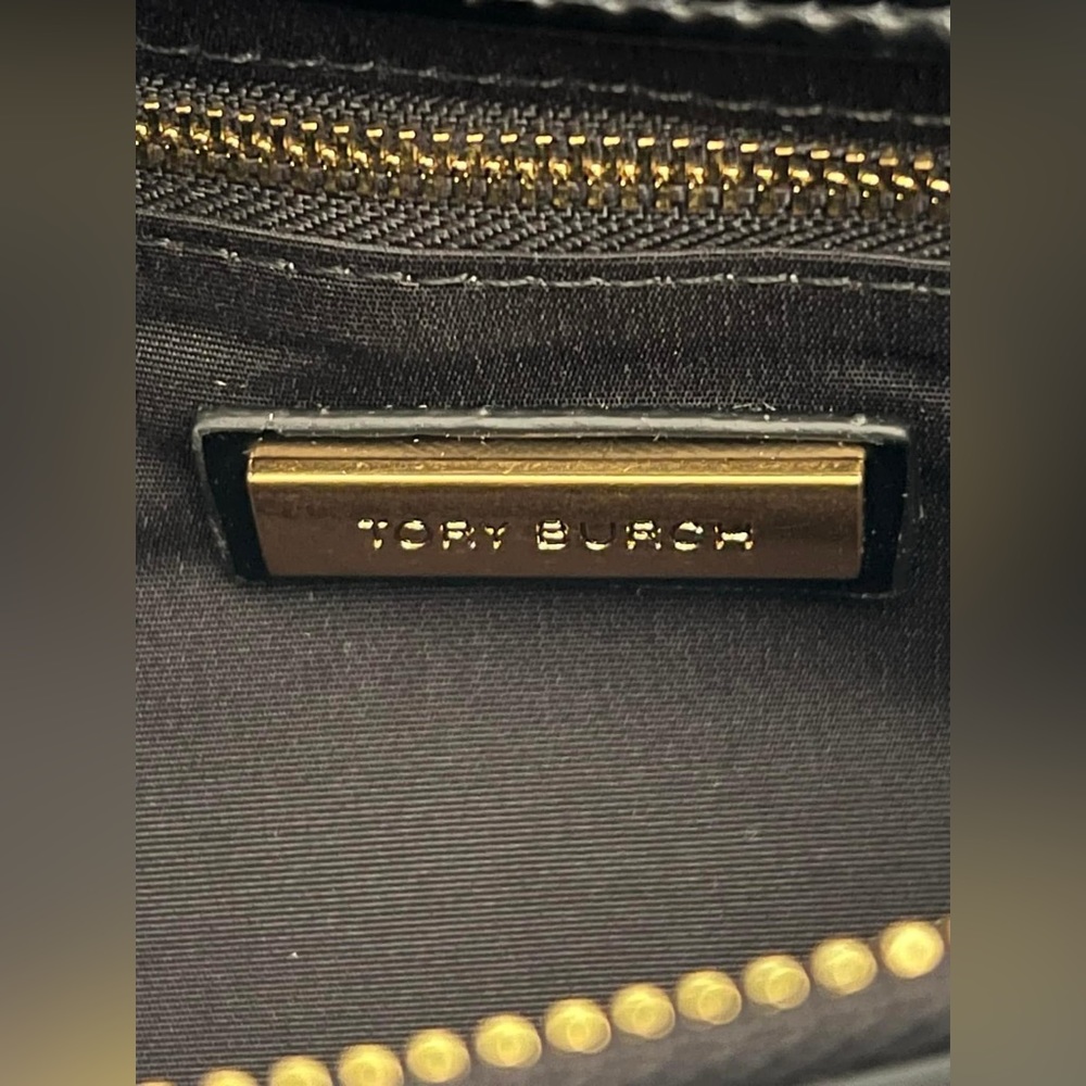 💰SOLD - 154704 - Tory Burch Kira Diamond Quilt Convertible Shoulder Bag - Picture 13 of 15
